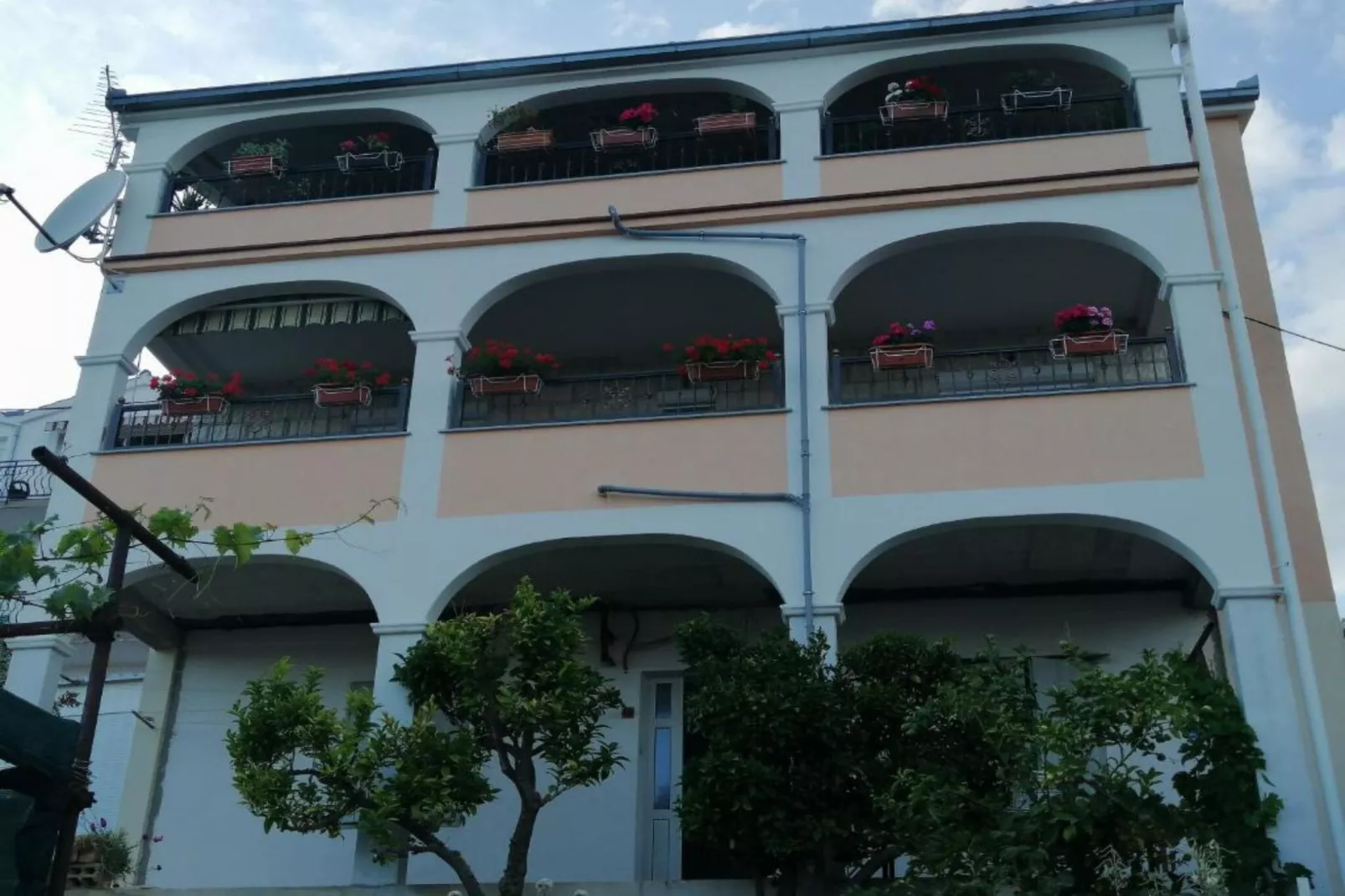 Apartment Libe with Sea View Trogir - Two Bedroom Apartment with Balcony-Outdoor