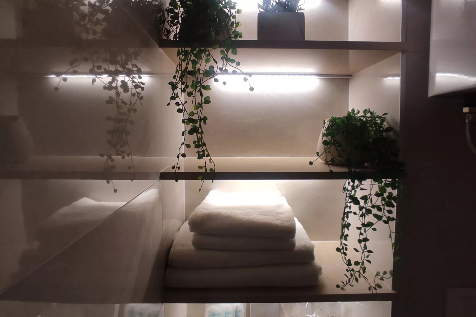 Room Porat 2 with Private Terrace - Double Bedroom with Private Terrace-Salle de bain