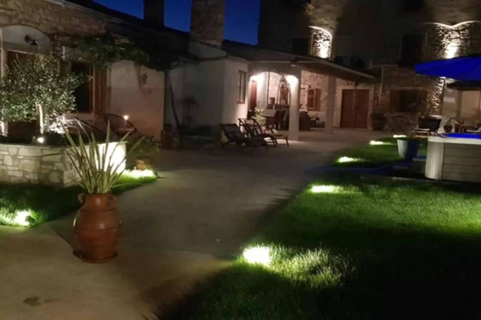 Superior one bedroom apartment ( First floor)-(A1)-Extérieur