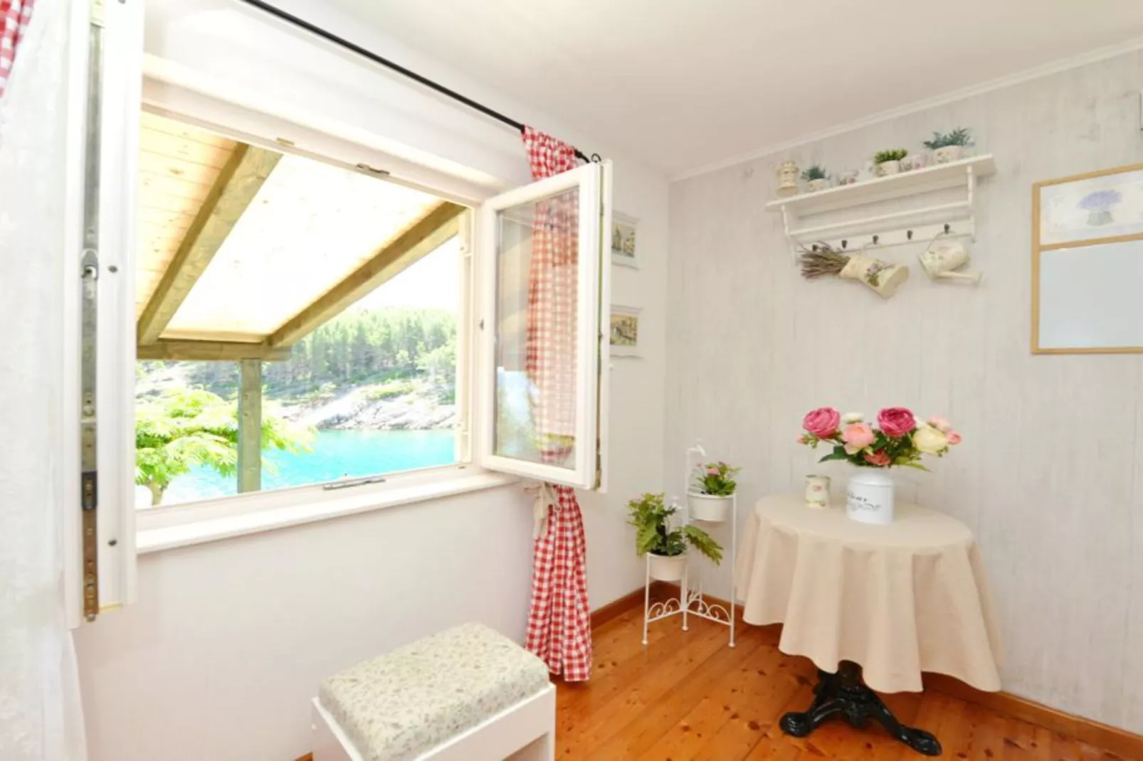 One-Bedroom Apartment (Lovor)-View