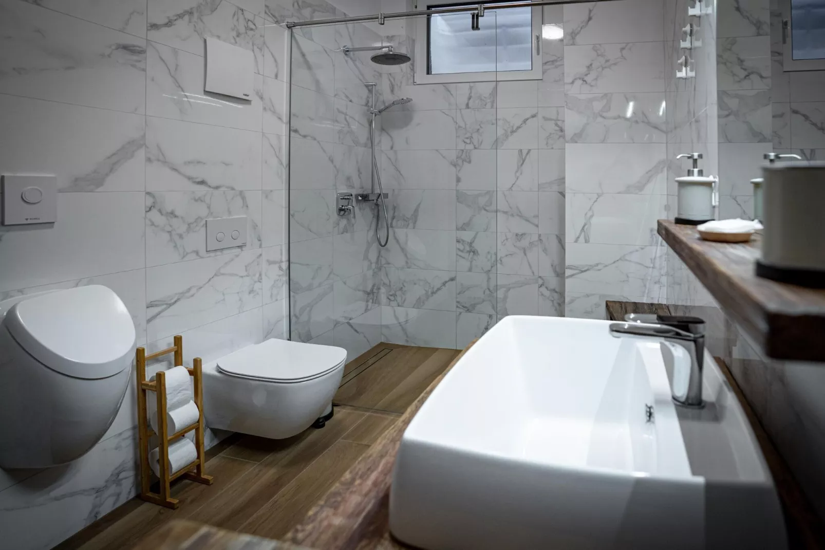 Peaceful Oasis in Nature Holiday Home with Terrace and Sauna - Three Bedroom Holiday Home with Terrace and Sauna-Bathroom