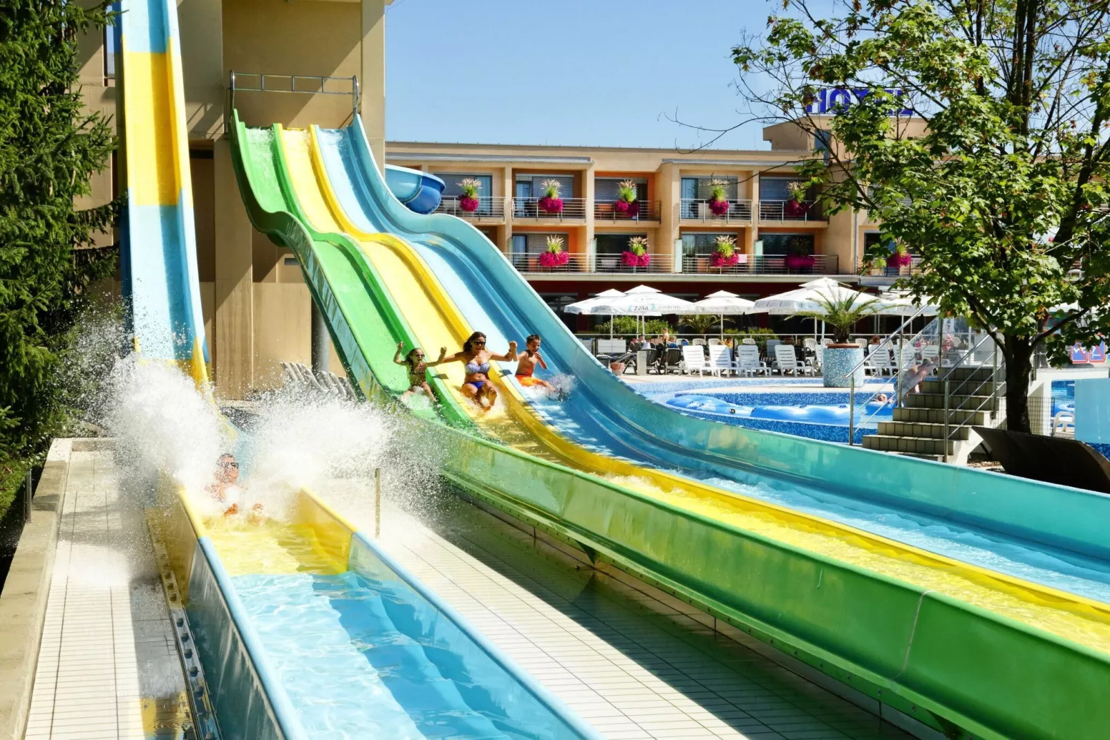 Stylish Retreat with BBQ and Modern Amenities near Terme - Three Bedroom Apartment-Swimming pool