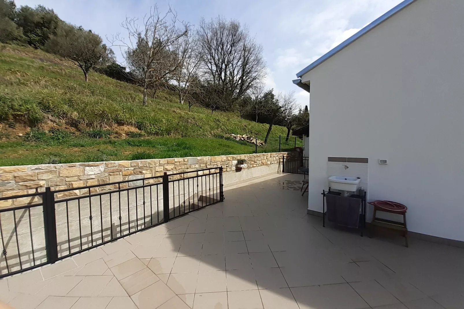 Secluded Authentic Apartment with Terrace - Studio Apartment with Terrace-Im Freien