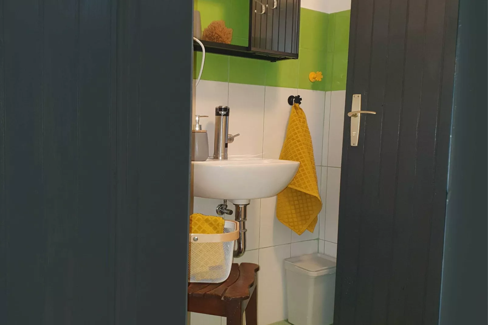 Bright and Sunny Apartment with Terrace - Two Bedroom Apartment with Terrace-Bathroom