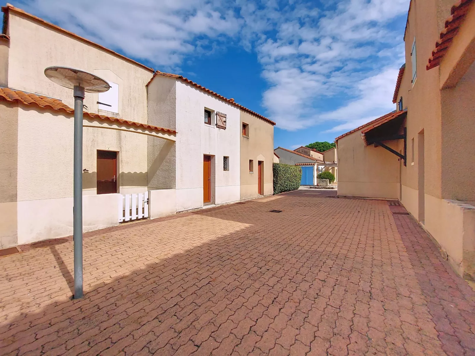 Les Charmilles-Draußen