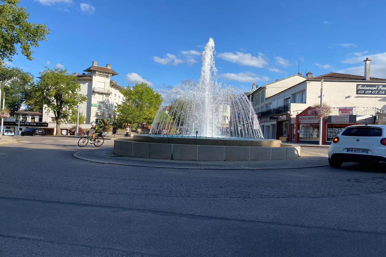 Appartement avec la petite cour-Zones été à 1 km