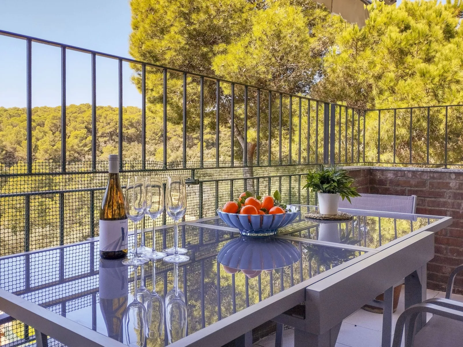 Sol Pins Tamariu-Outside