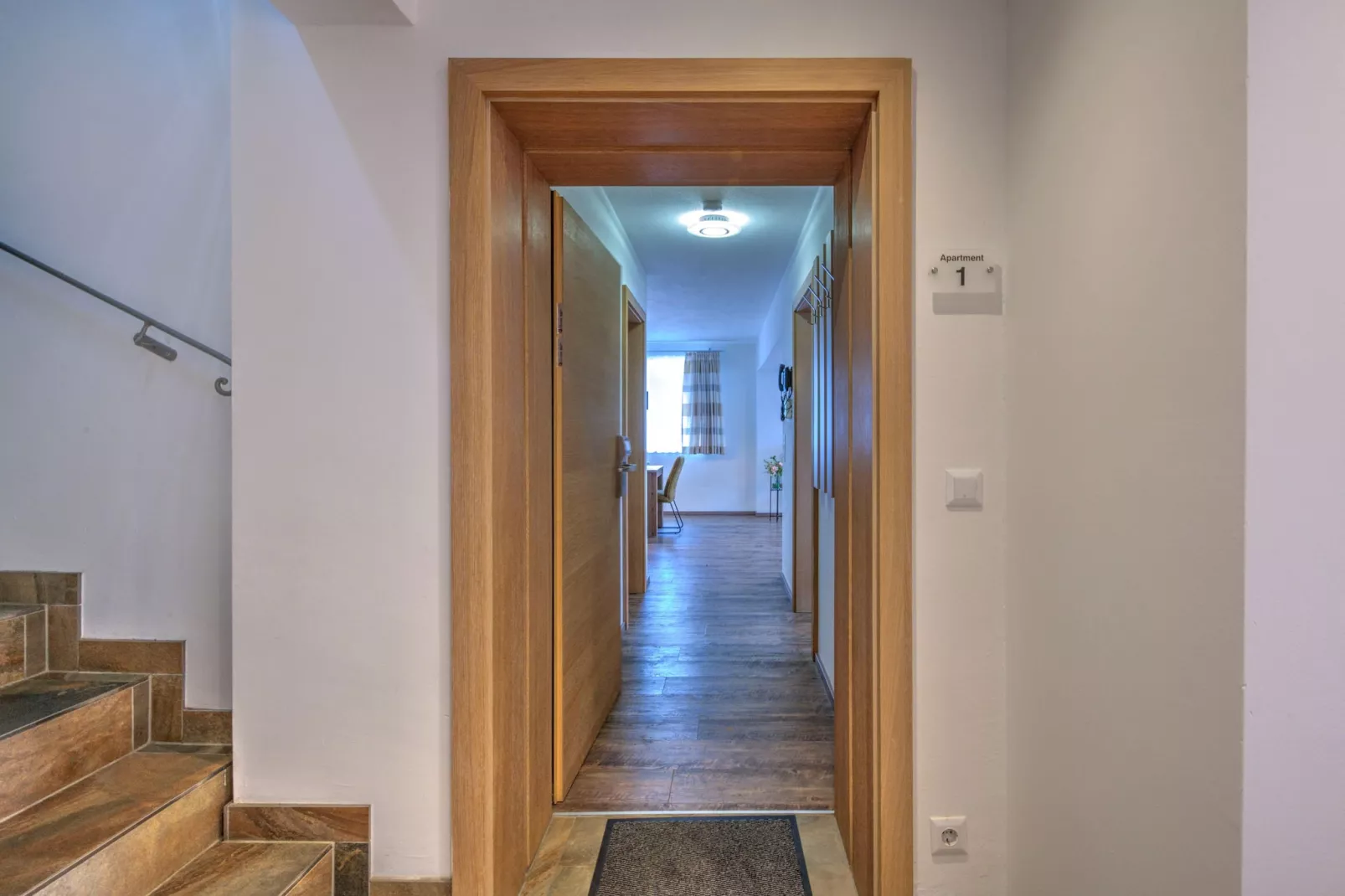 Brunner Apartment Top 1-Flur