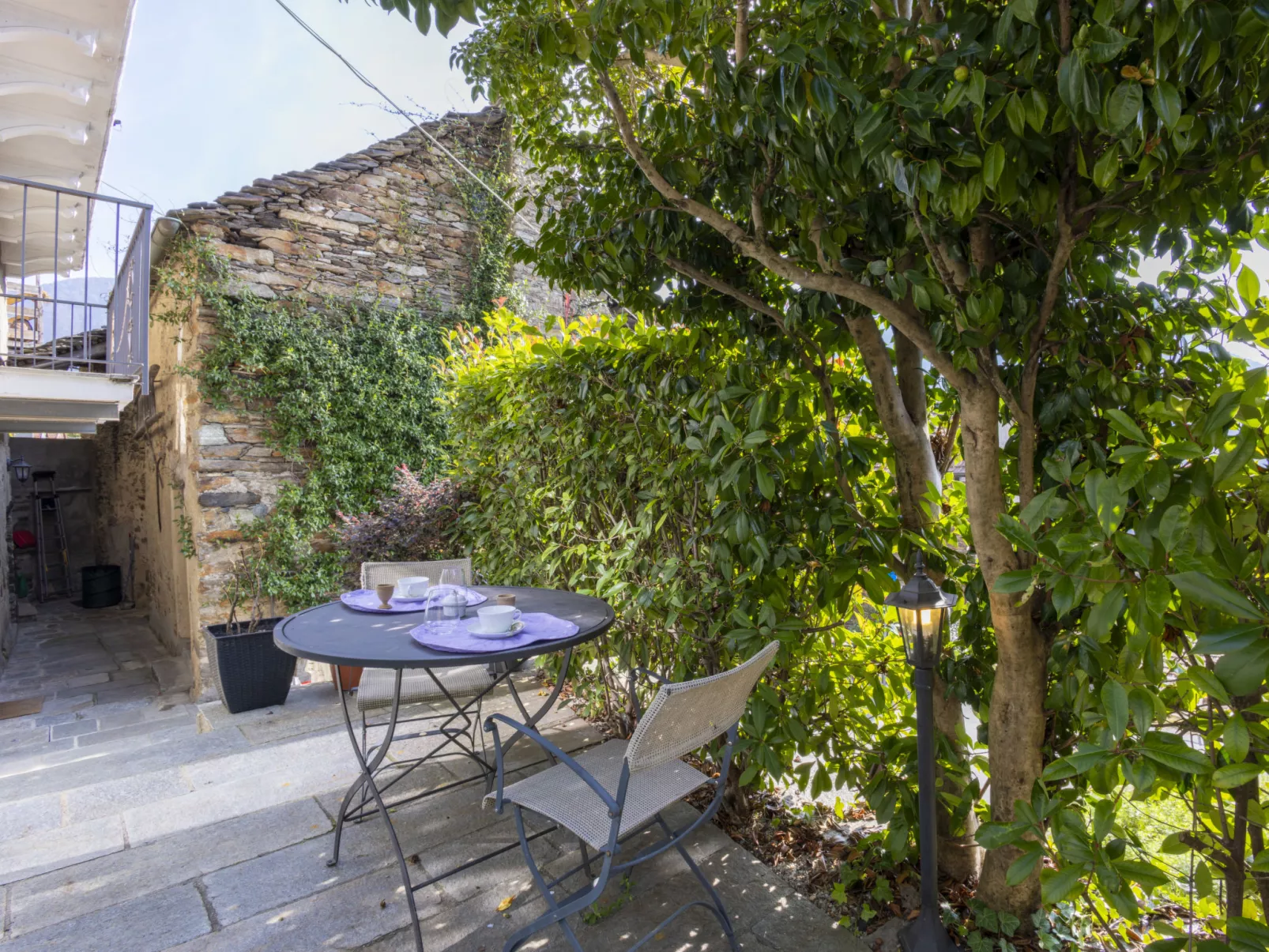 La Maison de Tobie-Outside