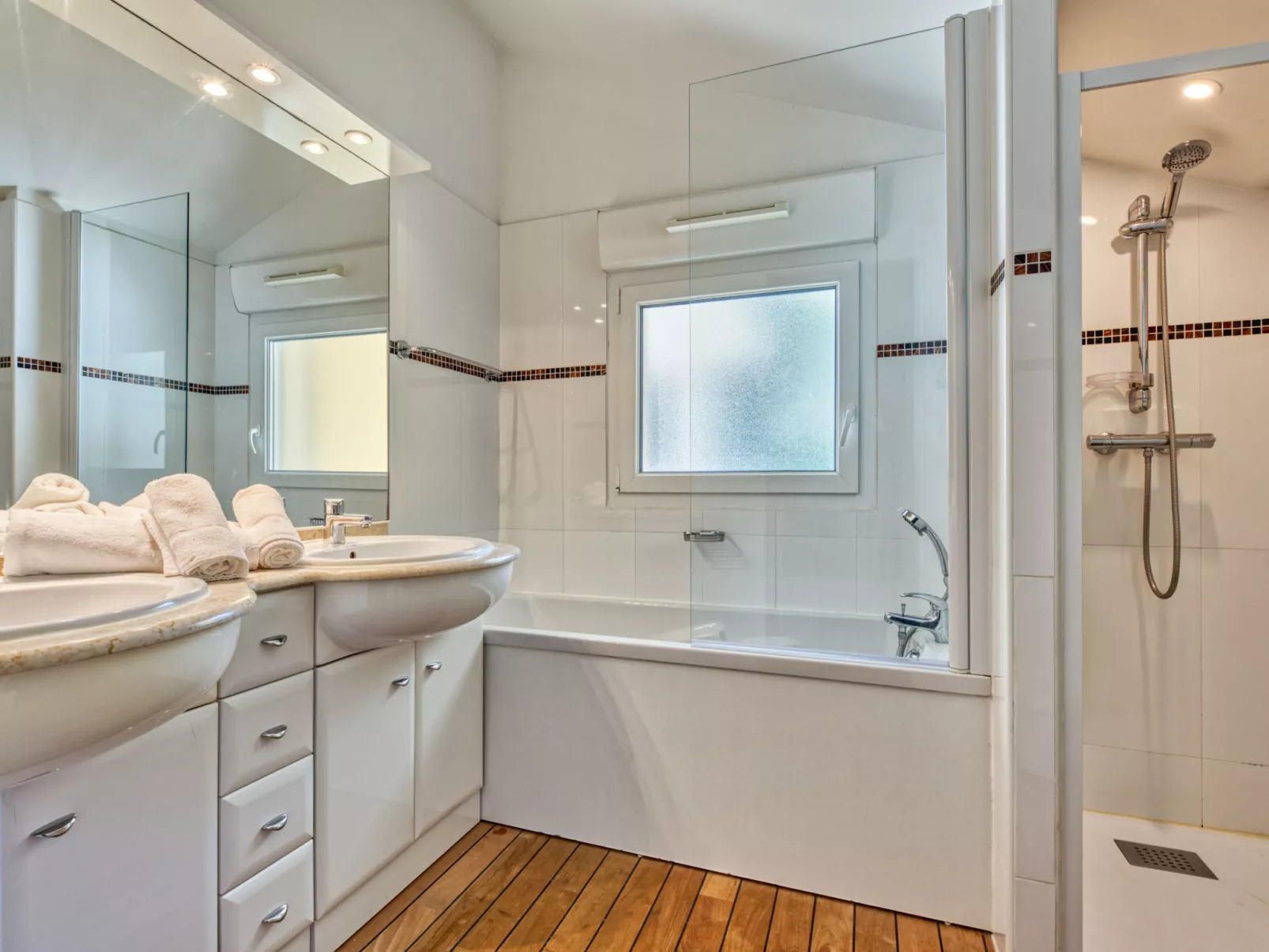 Atlantic Green-Inside