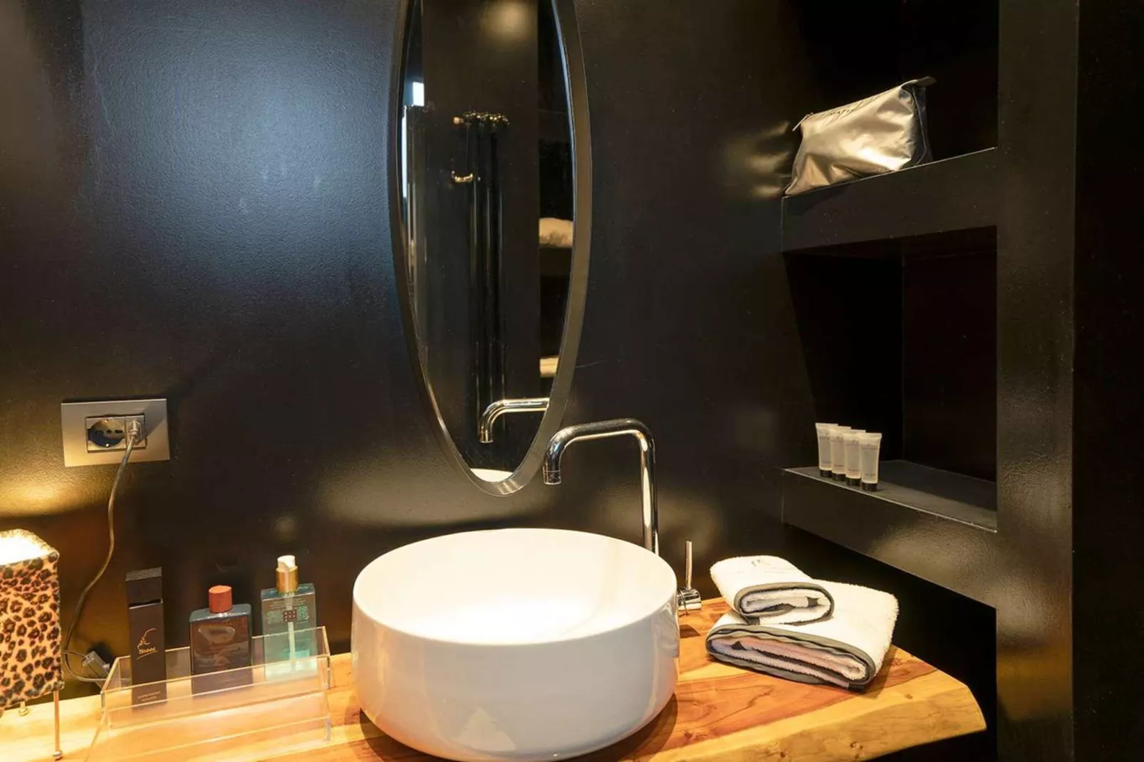 MI Casati 24-Bathroom