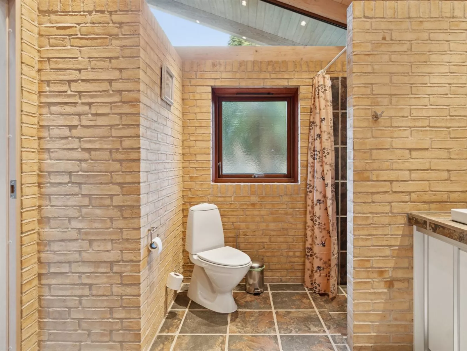 "Jorid" -  from the sea-Inside