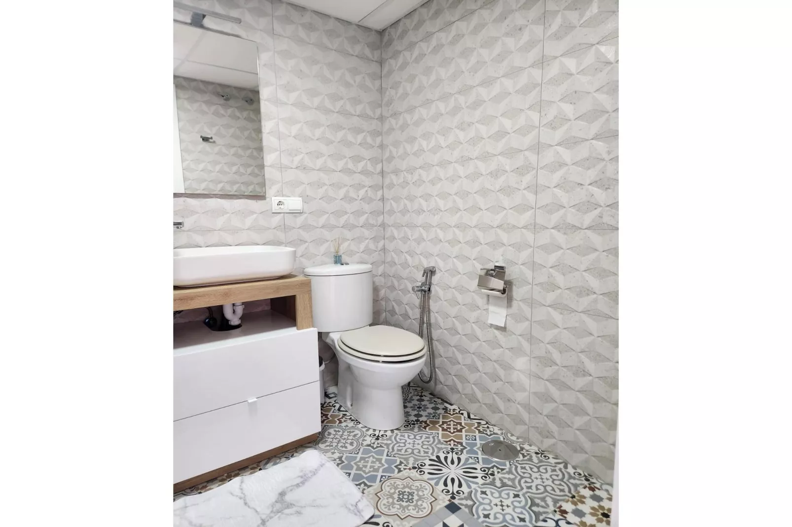 CT 339 AL - Faro's Paraiso de Vera Apartment-Bathroom