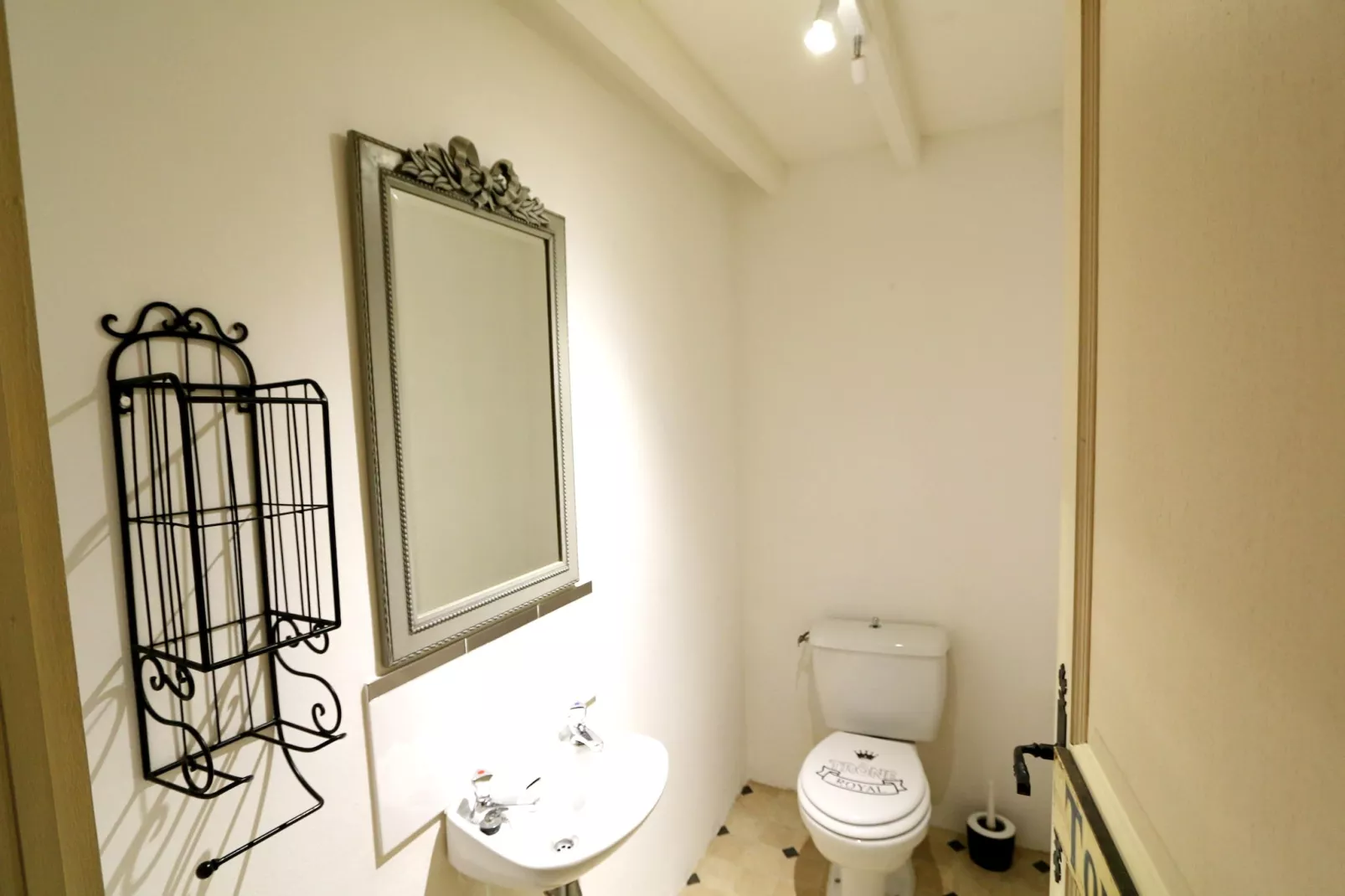 Gite Traban Bas-Bathroom