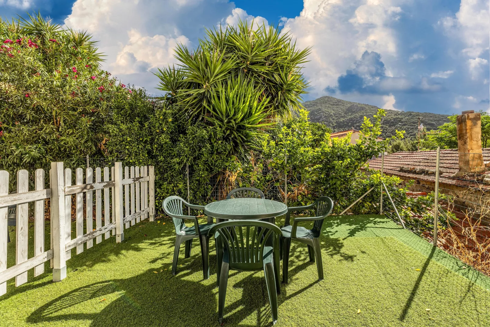 TRILO 2 MAREBLU PT-Gardens in summer