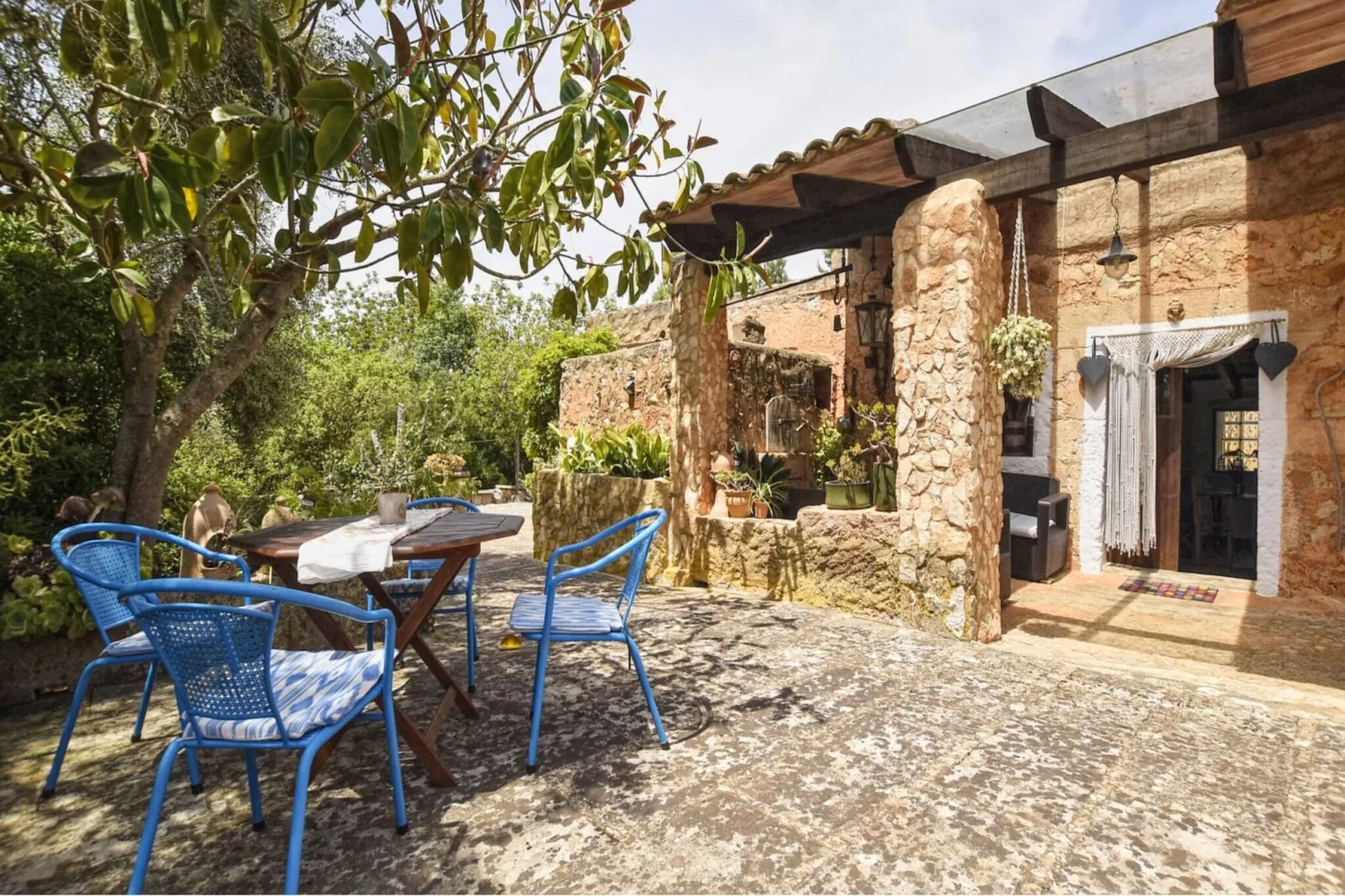 Montserrat-Terrace balcony