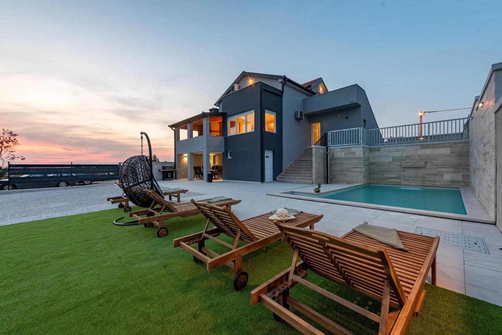 Villa Pezer with heated pool & sauna-Extérieur été