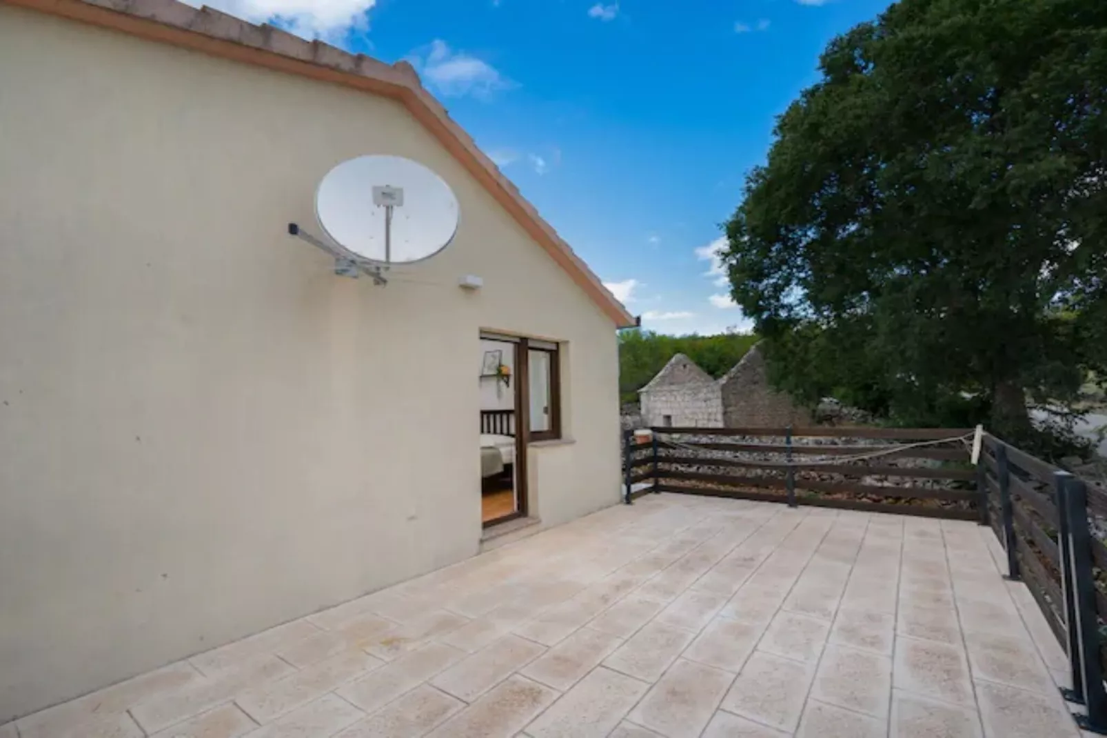 Villa Mima Pool Retreat - Five Bedroom Villa With Pool-Terrace balcony