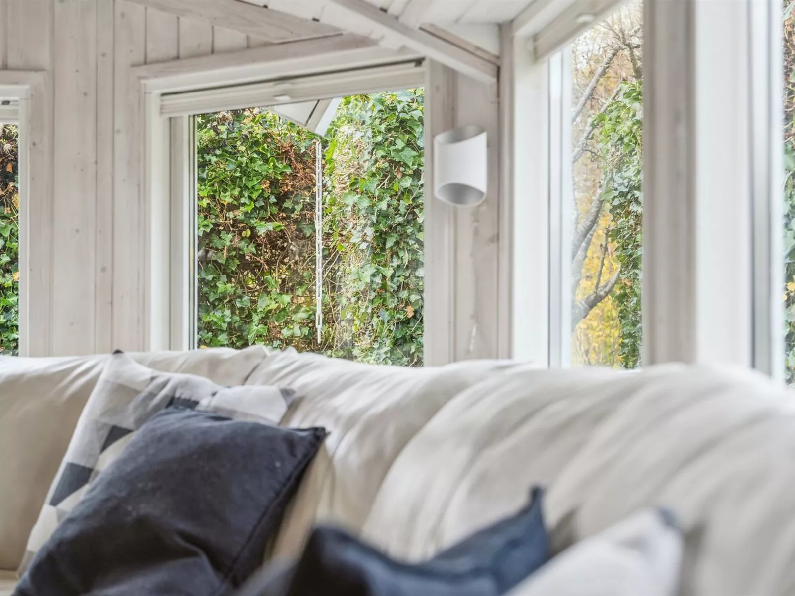 "Gyda" - 840m from the sea-Drinnen