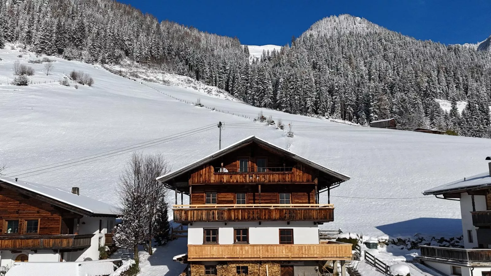 Tirola Hütte-Extérieur hiver