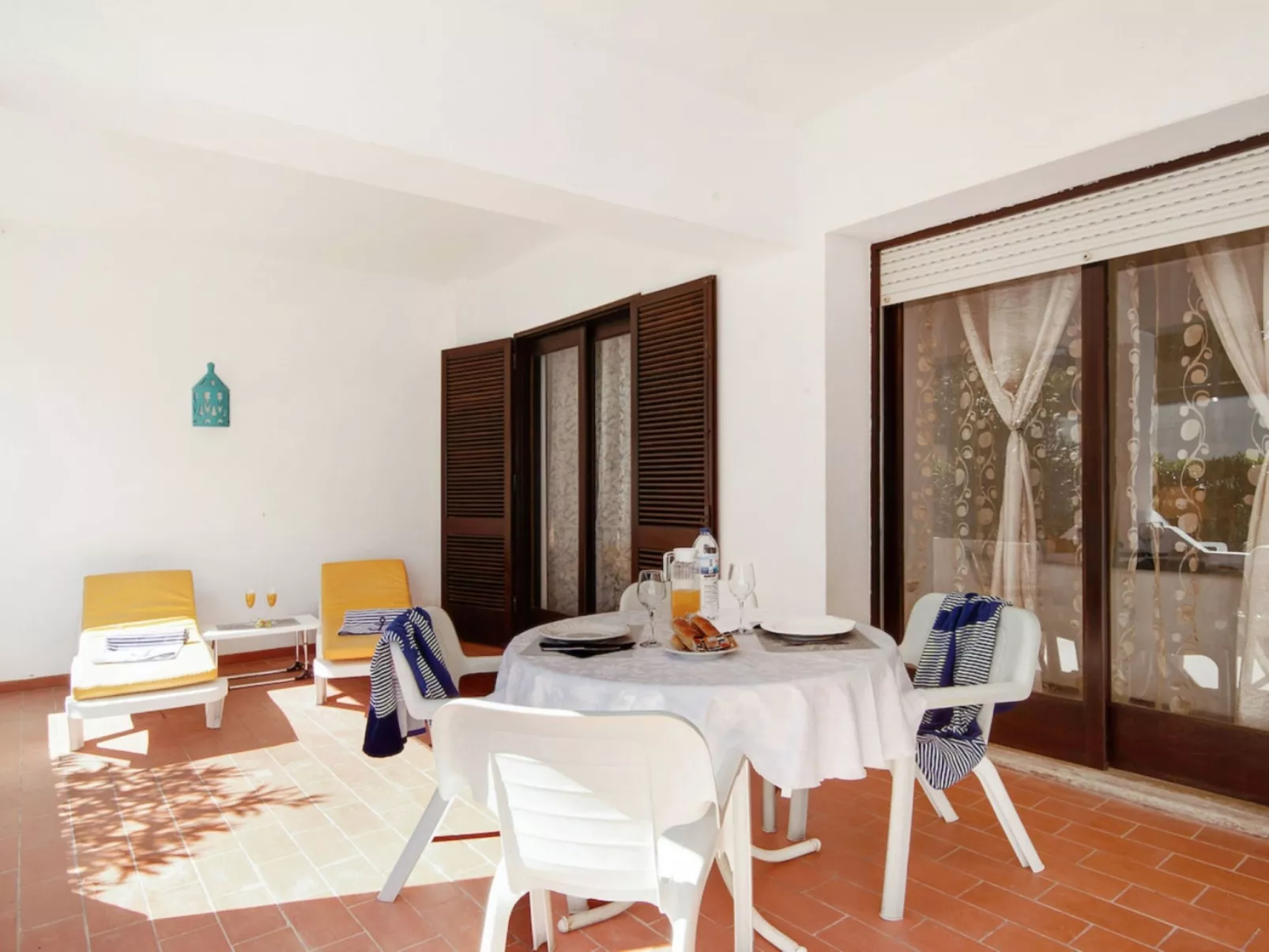 Joyce - Sunny Way-Dedans