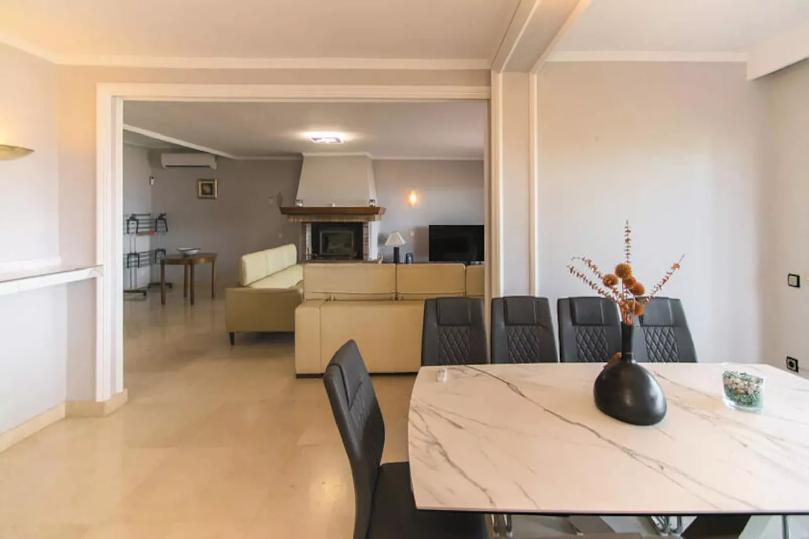 Maison à Roses-Nicht zugeordnet