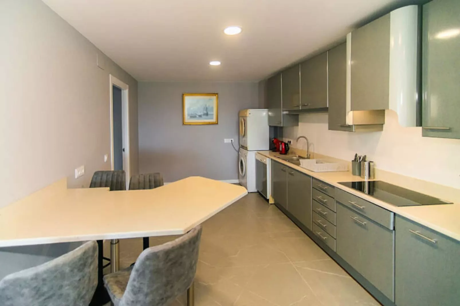 Maison à Roses-Untagged