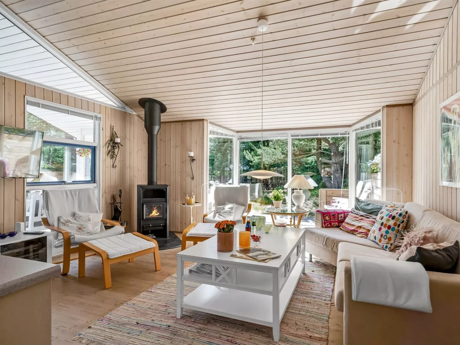 "Hakan" - 4km from the sea-Inside