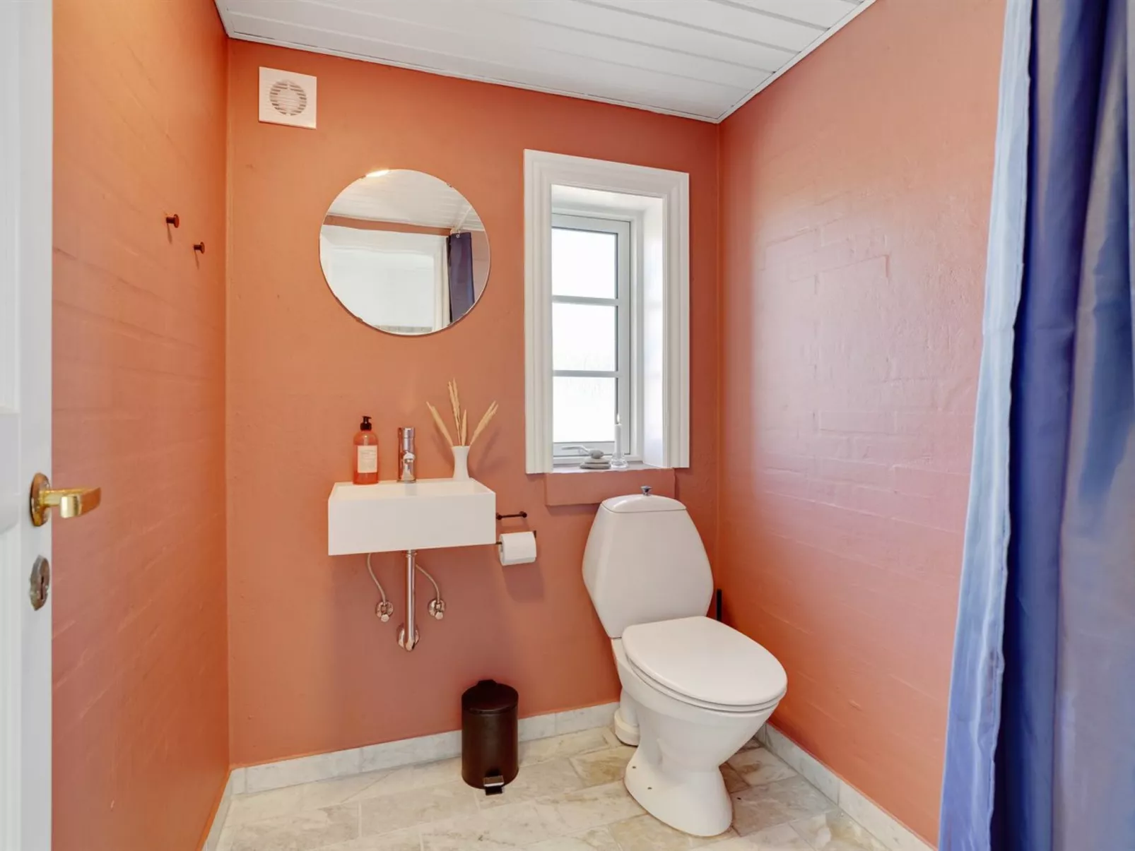 "Bernice" - 150m from the sea-Drinnen