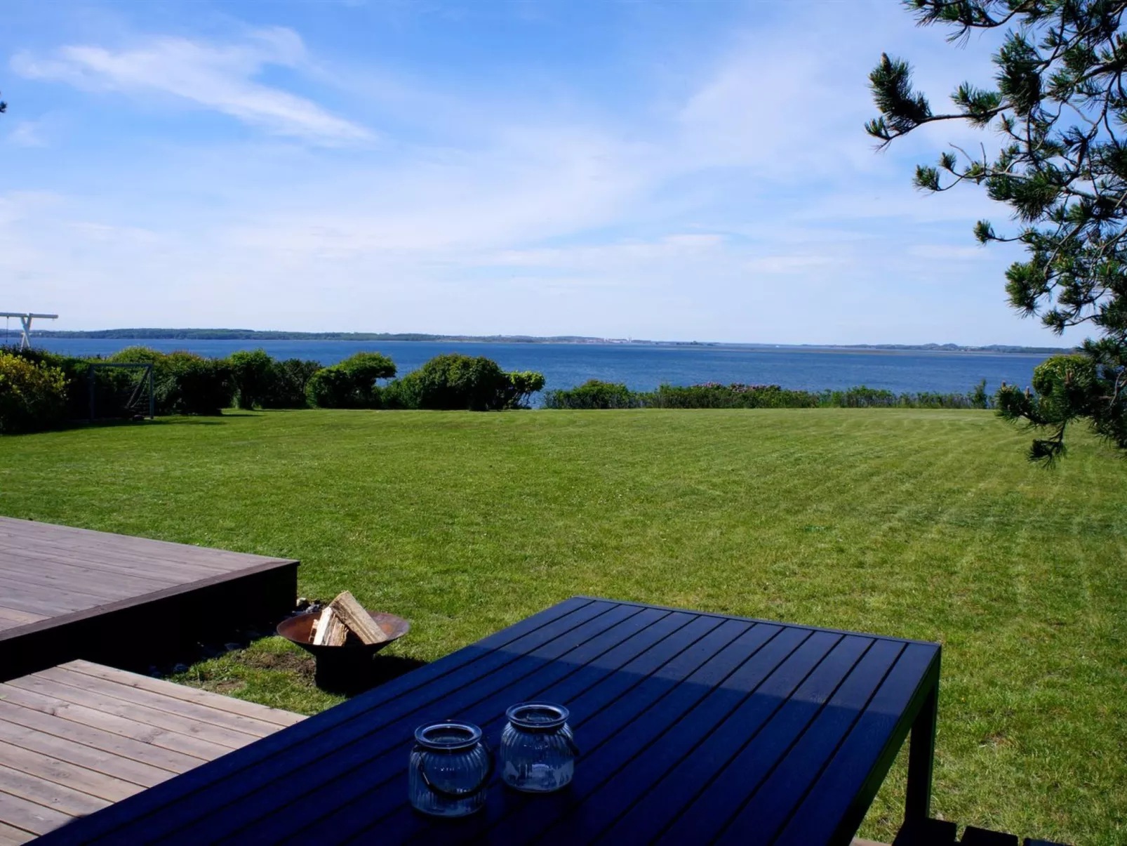 "Iadrik" - 85m to the fjord-Draußen