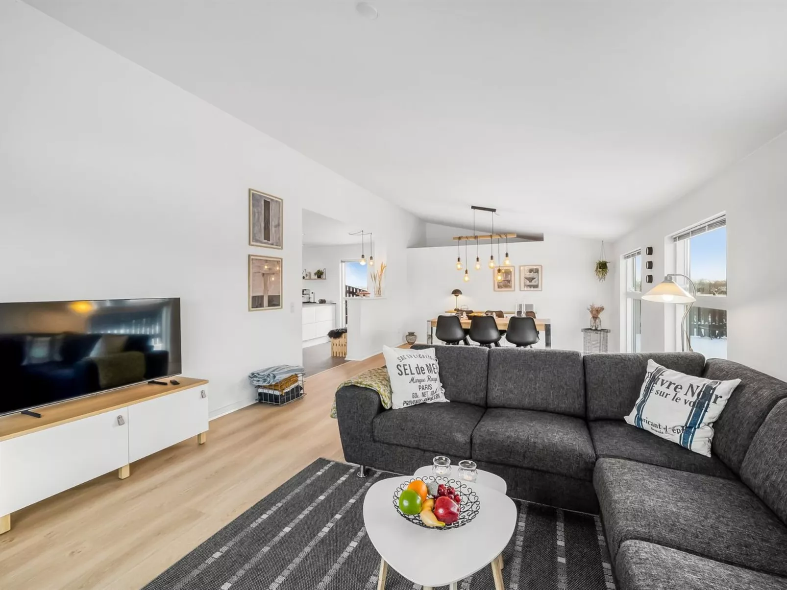 "Damaskin" - 300m from the sea-Drinnen