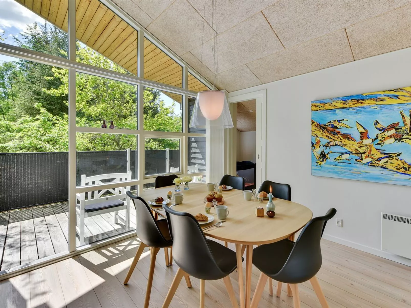 "Elena" - 800m to the fjord-Inside