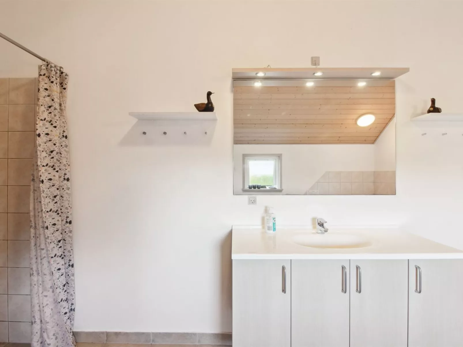 "Synnöve" - 550m from the sea-Inside