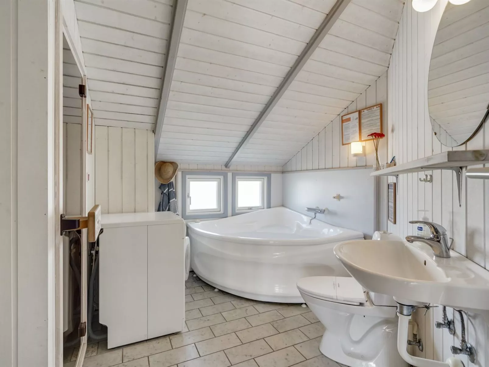 "Estella" - 500m to the fjord-Dedans