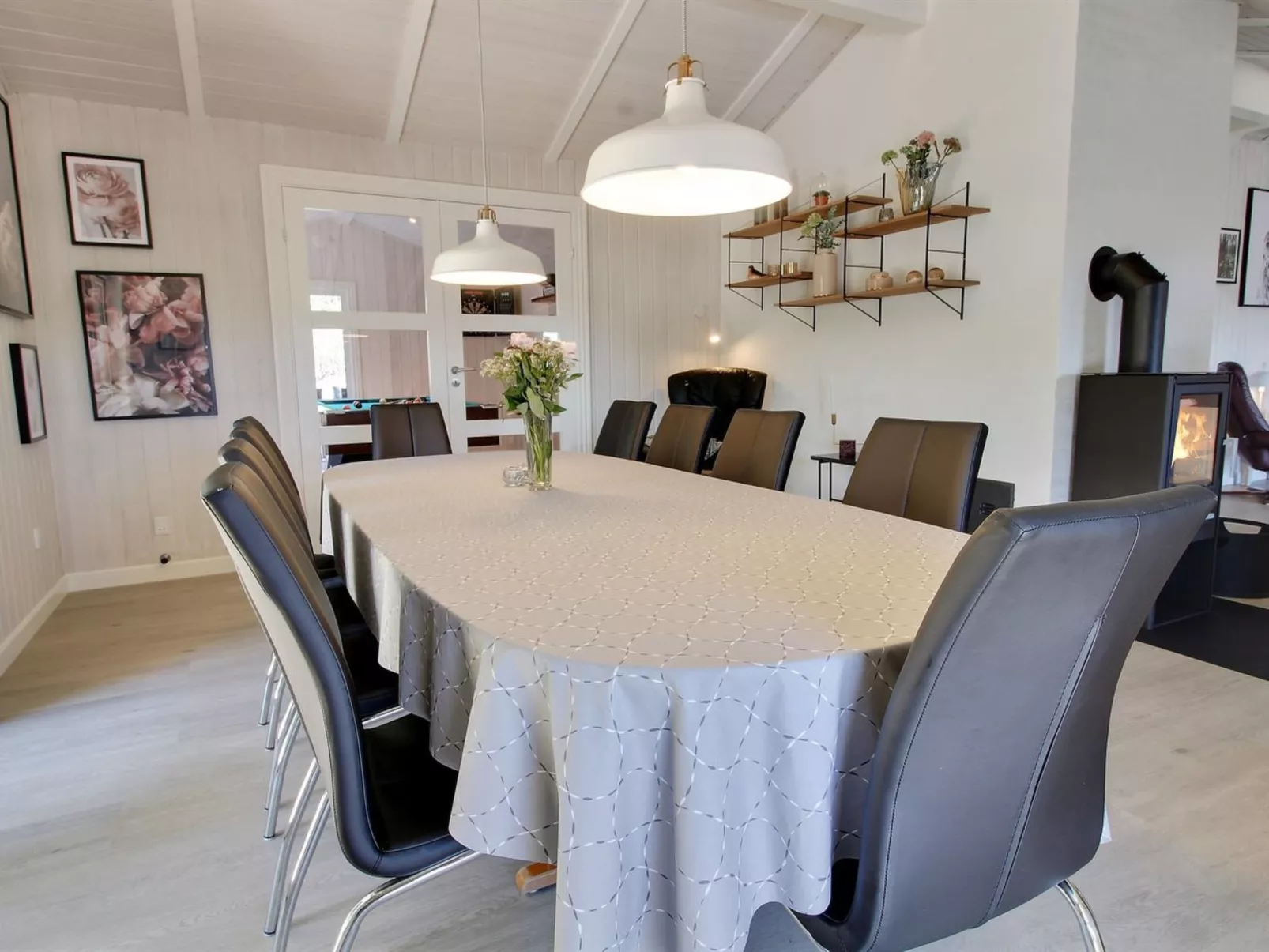 "Sirka" - 200m from the sea-Drinnen