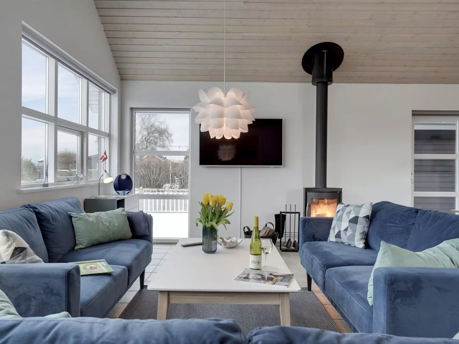 "Thorwith" - 150m from the sea-Dedans