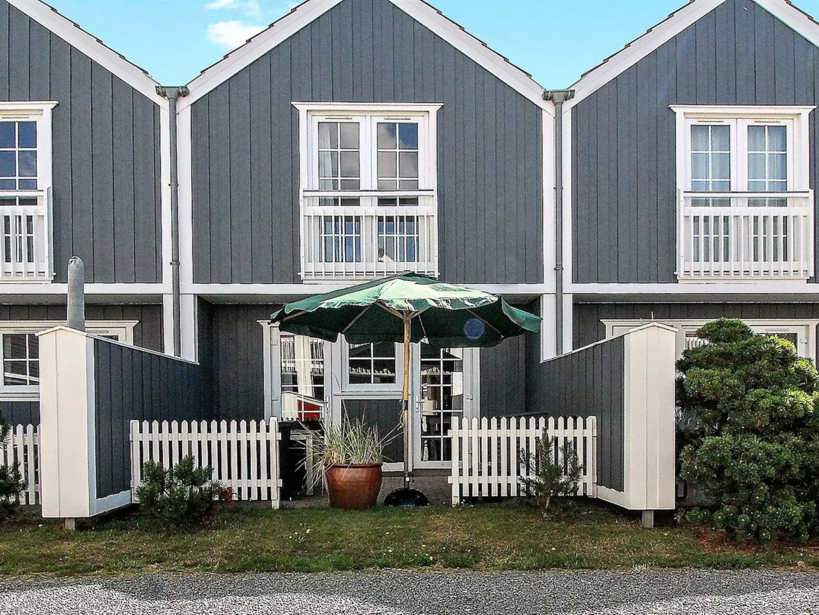 "Vinny" - 1.2km from the sea-Dehors