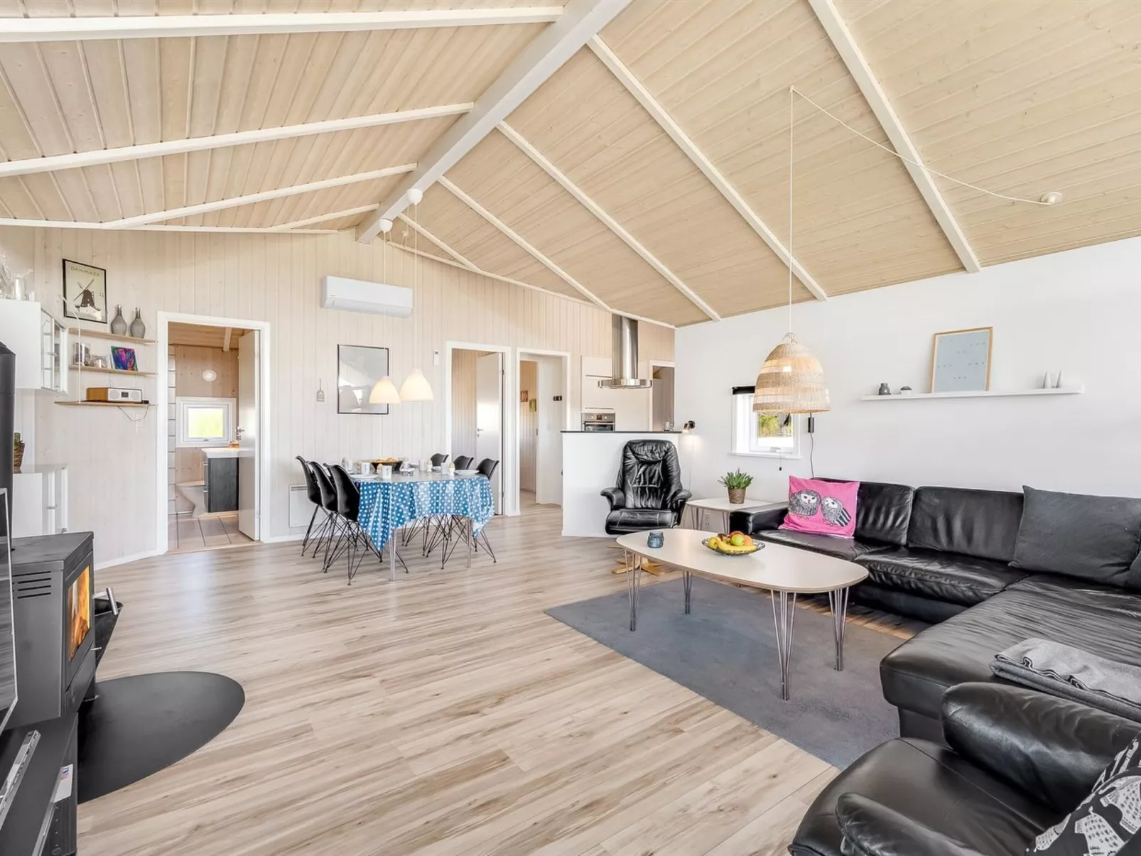 "Sylta" -  from the sea-Inside