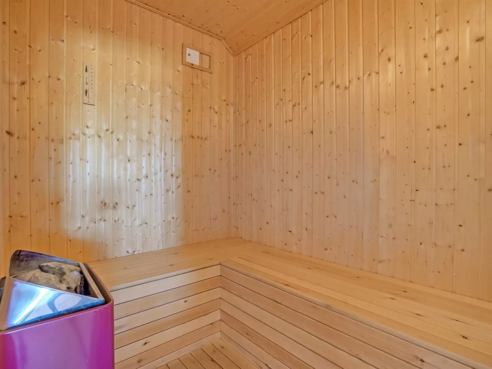 "Hedy" - 150m from the sea-Inside