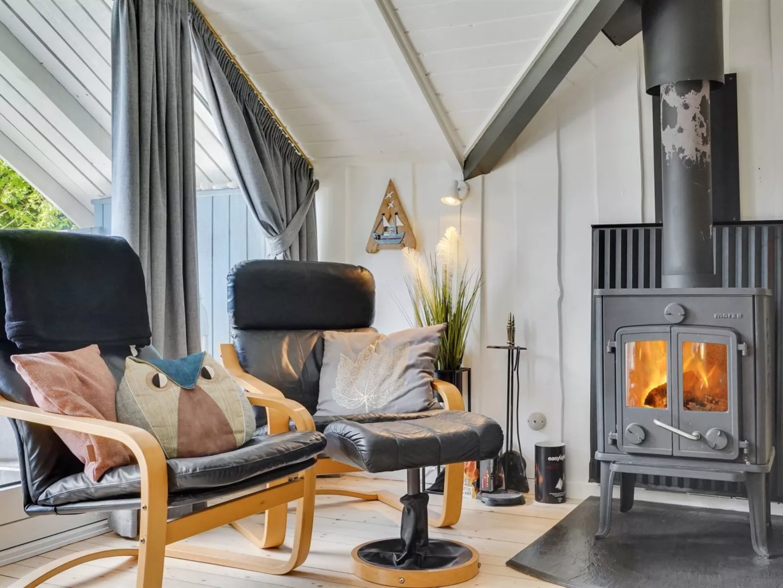 "Hjalmara" - 900m from the sea-Inside