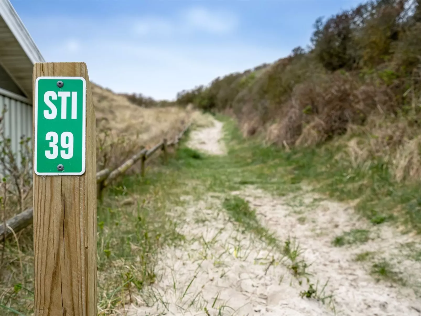 "Erwith" - 50m from the sea-Outside