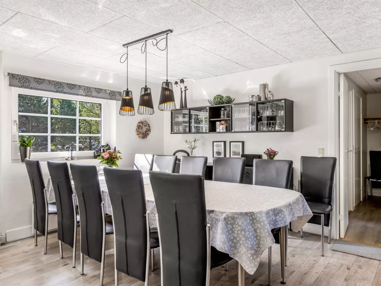 "Artan" - 2.6km from the sea-Drinnen