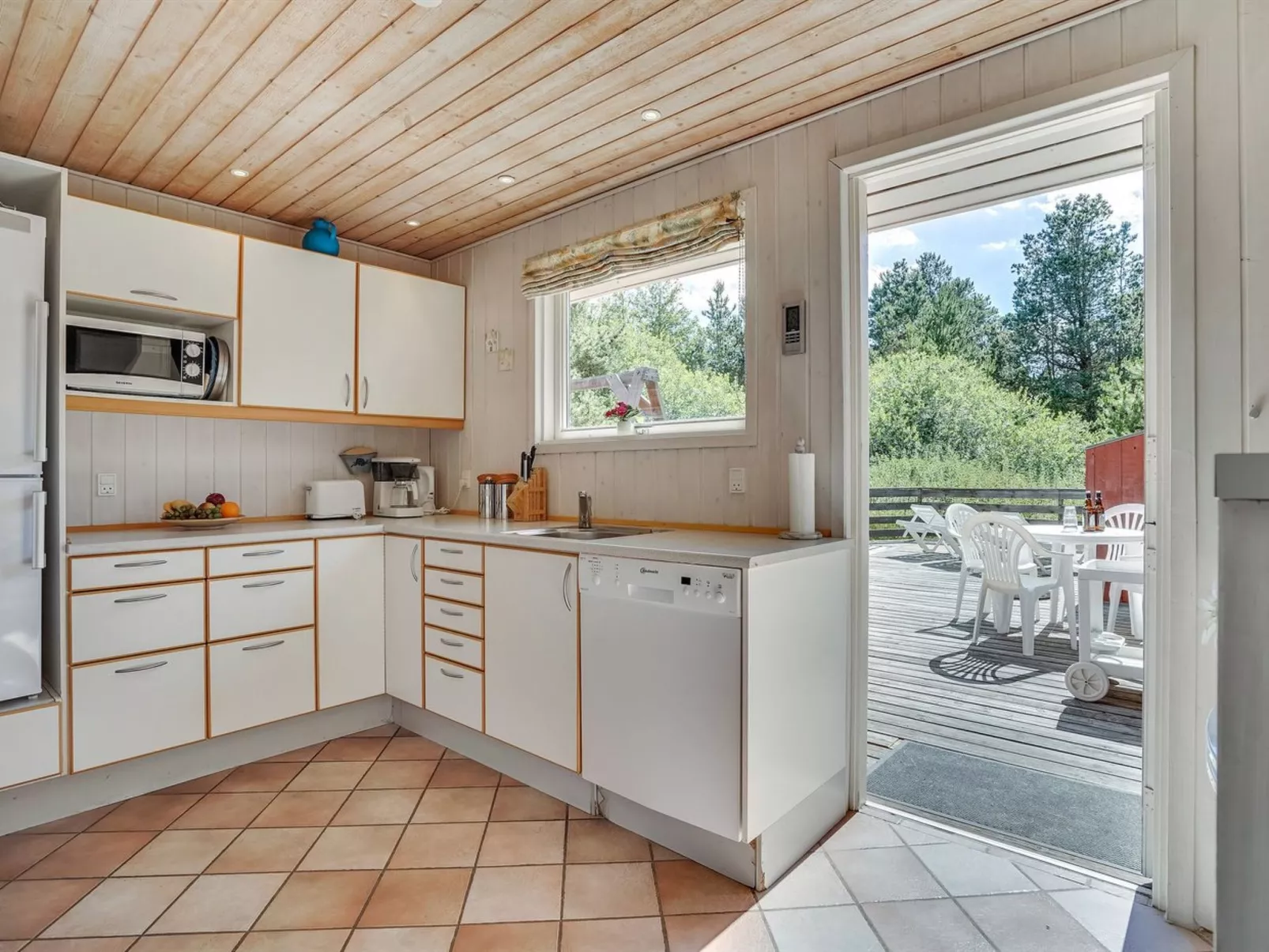 "Reidar" - 1km from the sea-Inside