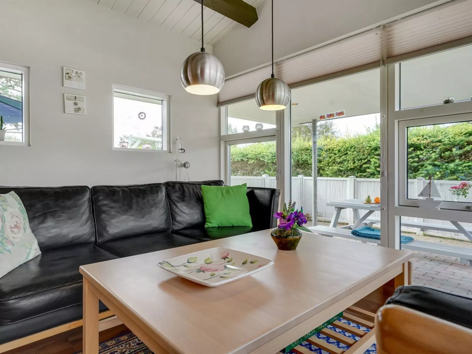 "Gull" - 150m from the sea-Inside