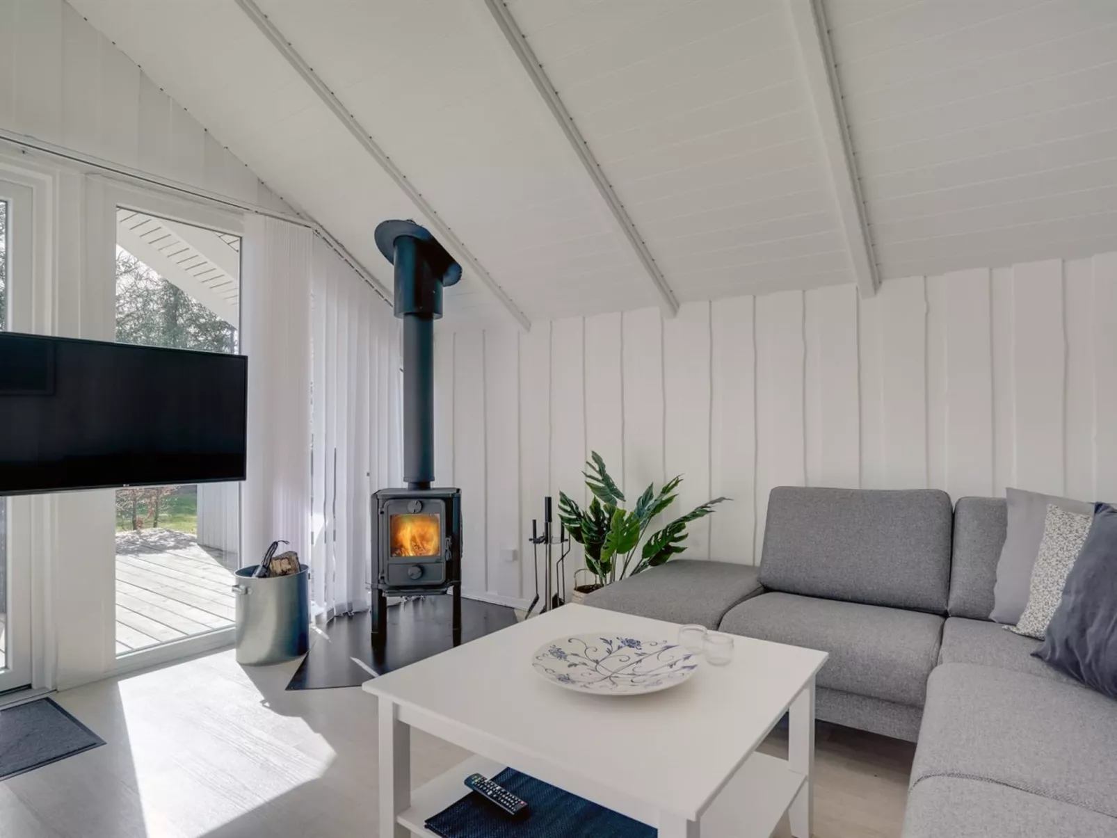 "Edvardsine" - 12km from the sea-Inside