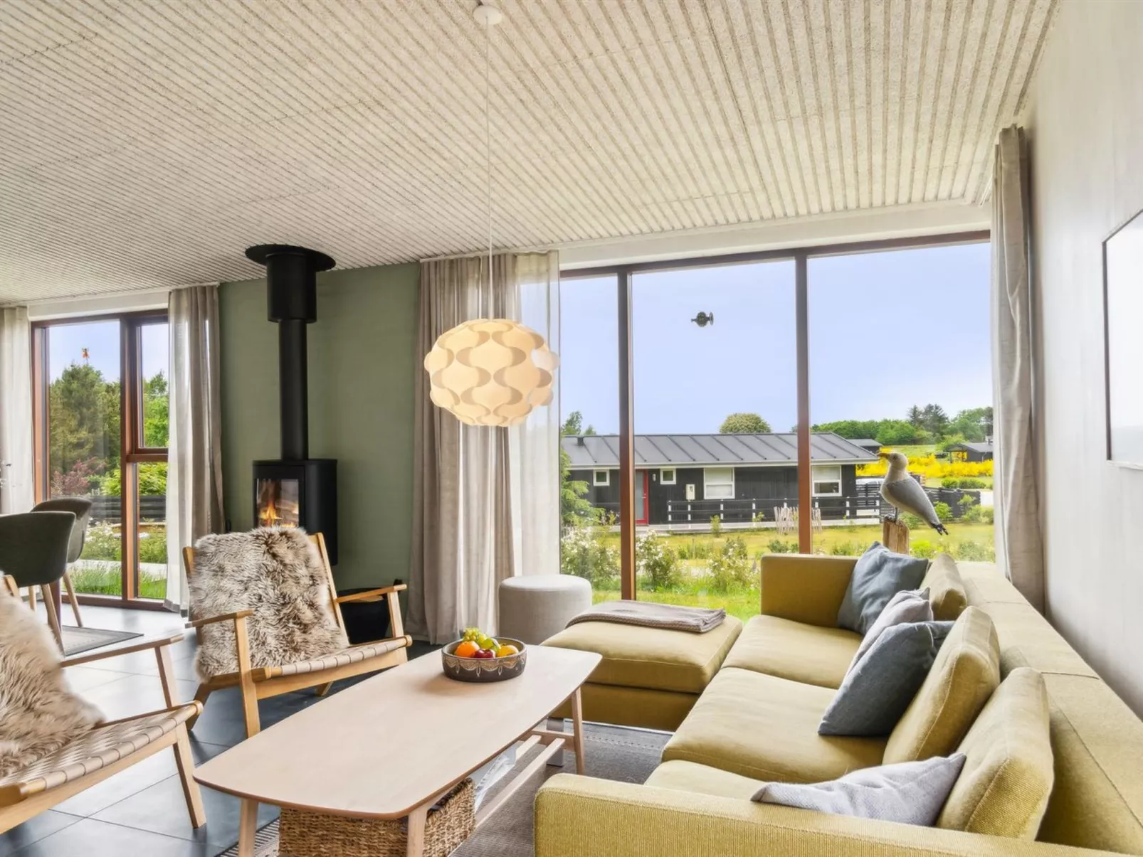 "Eila" - 400m from the sea-Drinnen