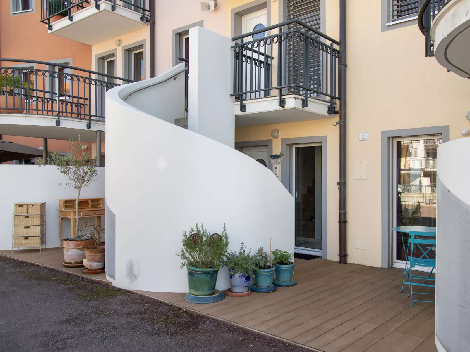 Bougainville C3/R-Dehors