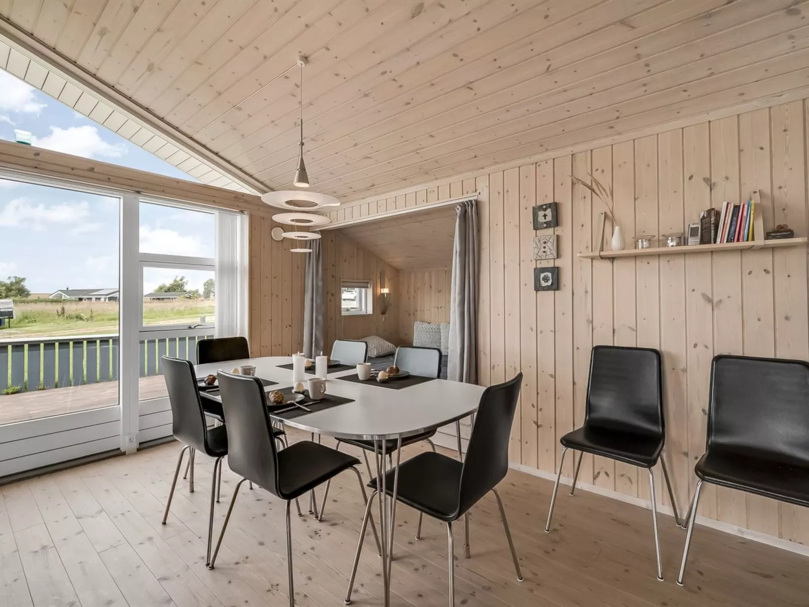 "Lucio" - 350m to the fjord-Inside