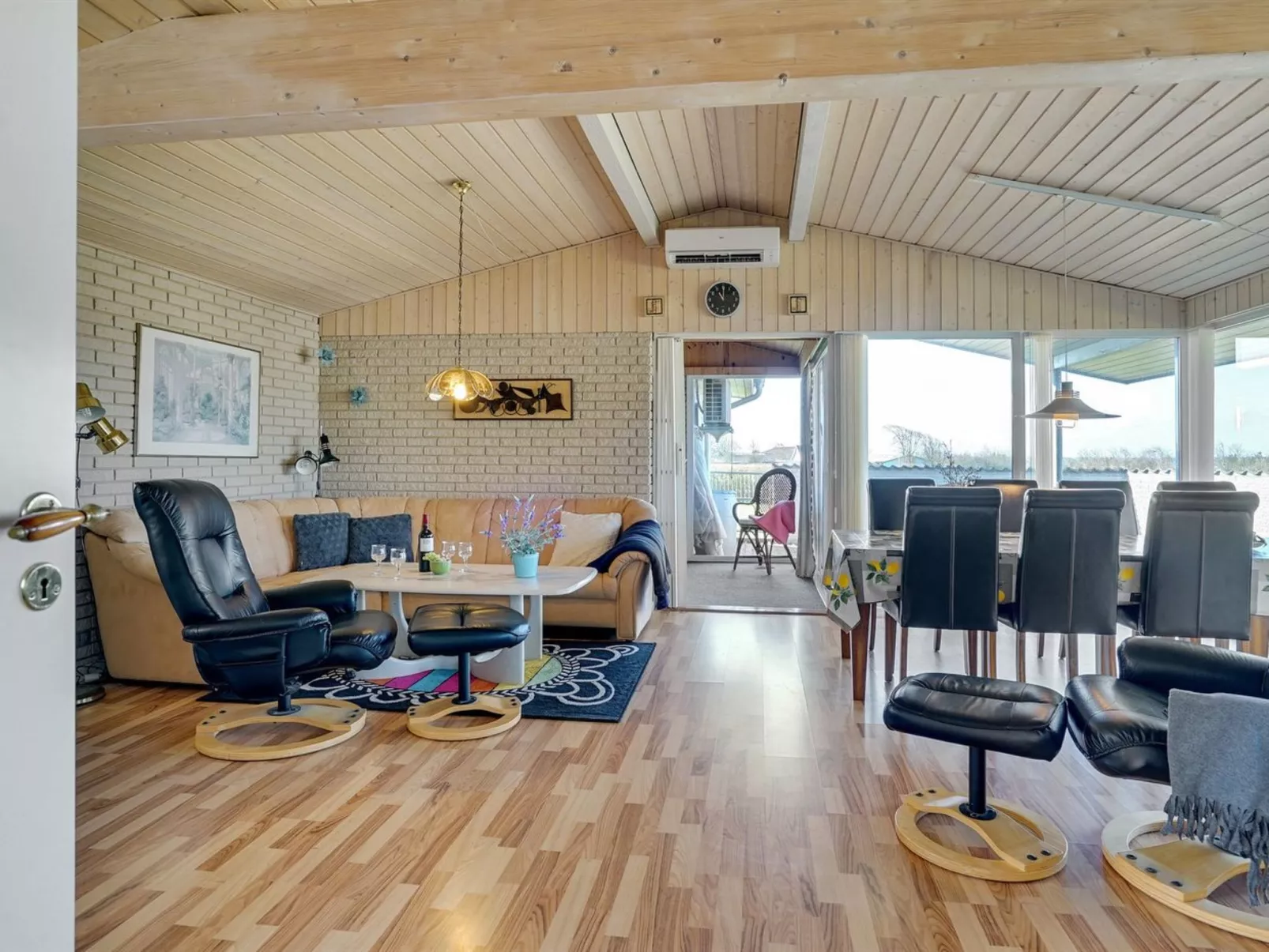 "Anselma" - 800m to the fjord - Inside