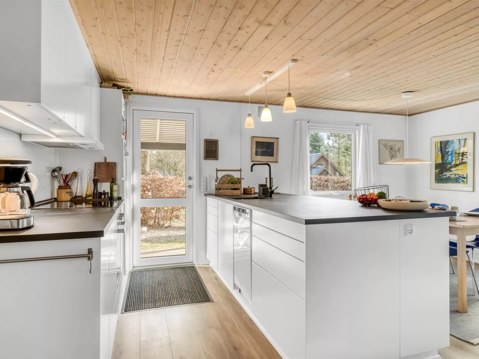 "Milan" - 250m to the fjord-Dedans